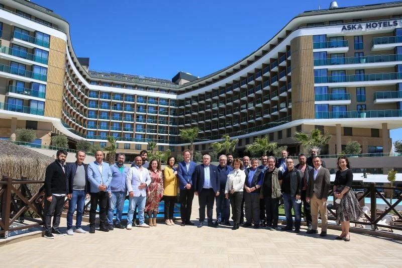 İlk YTB Özel Ödülü “Şuşa Sevinci” fotoğrafına

