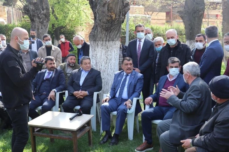 Fendoğlu ve Gürkan sanayi esnaflarının sorunlarını dinledi
