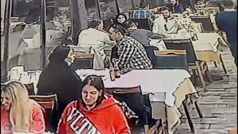 Fatih’te yemek yerken 27 bin 400 lirası çalındı
