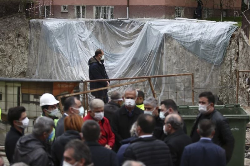 Başkan Taşdelen: “Burada hiçbir şekilde binalarda kayma yok, temellerinde oynama yok