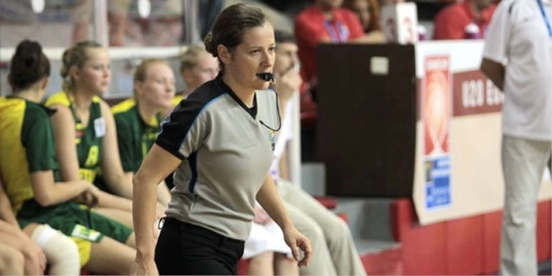 Özlem Yalman Kadınlar Euroleague finalini yönetecek
