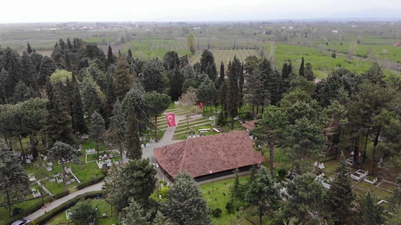 Bu camiye yabancı profesörler bile hayran
