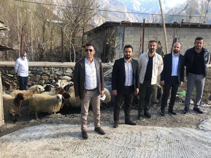 ASRİAD Hakkari Şubesinden 350 aileye et yardımı
