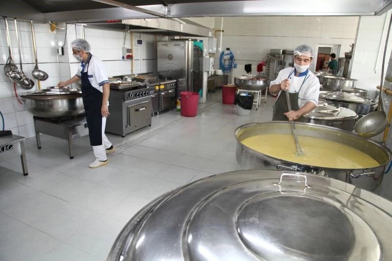 Başkan Kurt: “Bizler komşusu açken tok yatanlardan olmadık”
