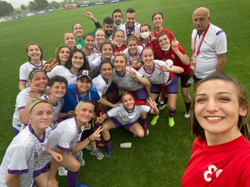 Ereğlili kadın futbolcular ilk maçta 3 puan aldı
