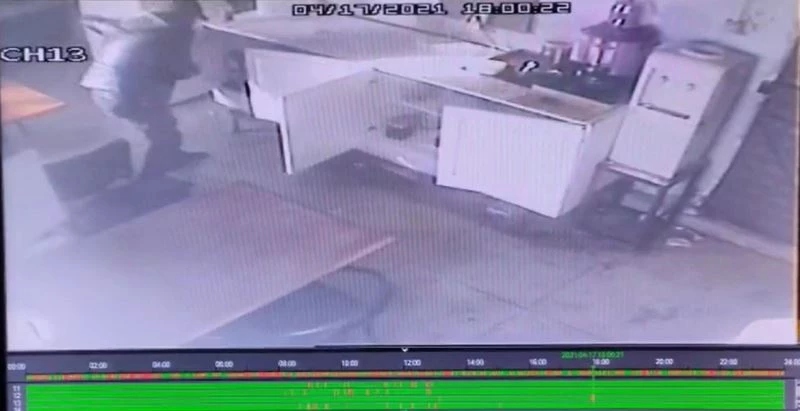 Girdiği işyerinden eli boş çıkmadı çay ve şeker çaldı
