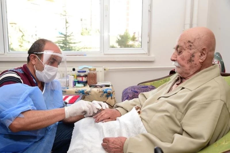 Düzce’de 2 bin 459 kişiye evde bakım maaşı verildi
