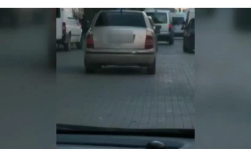 Polis müşteri gibi davranıp korsan taksiciyi yakaladı
