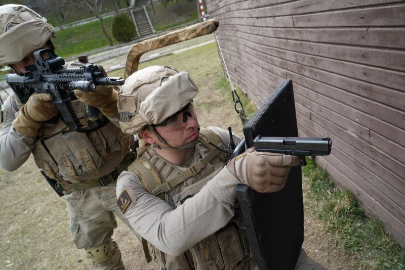 SSB’den Jandarmaya biyomekanik proje: BALA KTS-14 Gövde Destekli Kalkan Taşıma Sistemi
