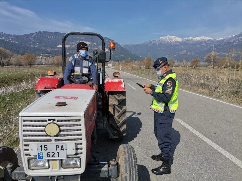 Jandarmadan 71 araç sürücüsüne 41 bin 216 TL ceza
