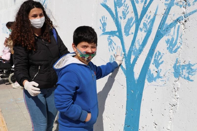 Söke’de Otizm için el izlerini bıraktılar, “Biz Buradayız” dediler
