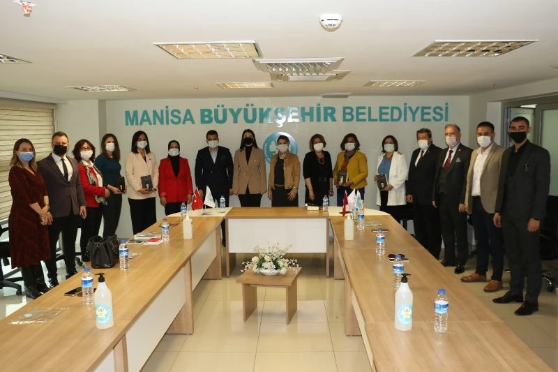 Yerel yönetimlerde kadınının yerini konuştular
