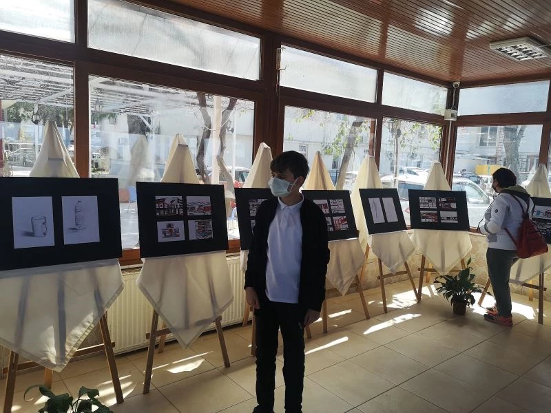 Yeteneğiyle herkesi şaşırtan 14 yaşındaki otizmli Ali Kerem resim sergisi açtı
