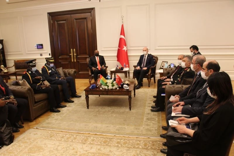 Bakan Soylu, Gine Bissaulu mevkidaşı Cande’yi kabul etti
