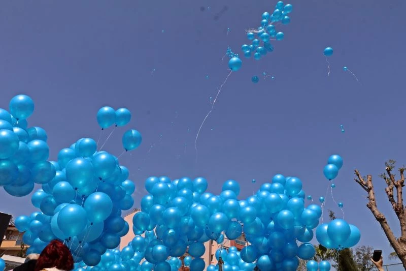 Antalya semaları binlerce balonla masmavi oldu
