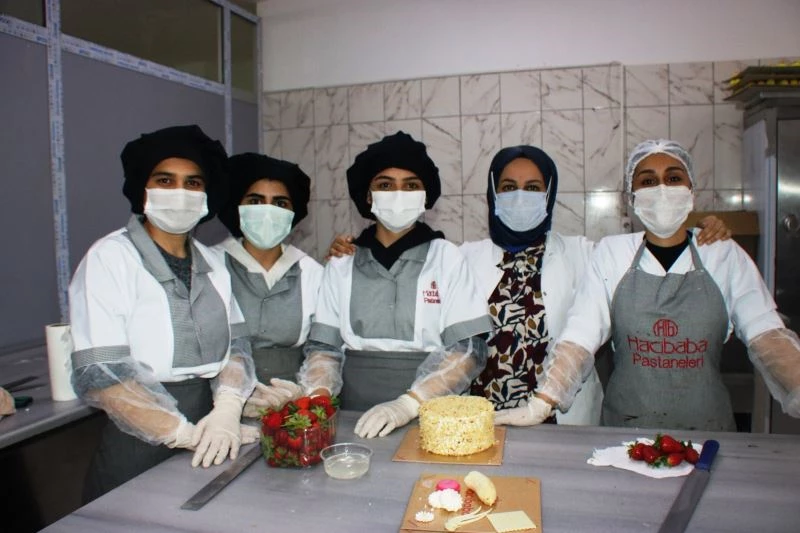 ’Kadınlar beceremez’ algısını yıkarak 180 kadına farklı birimlerde istihdam sağladı
