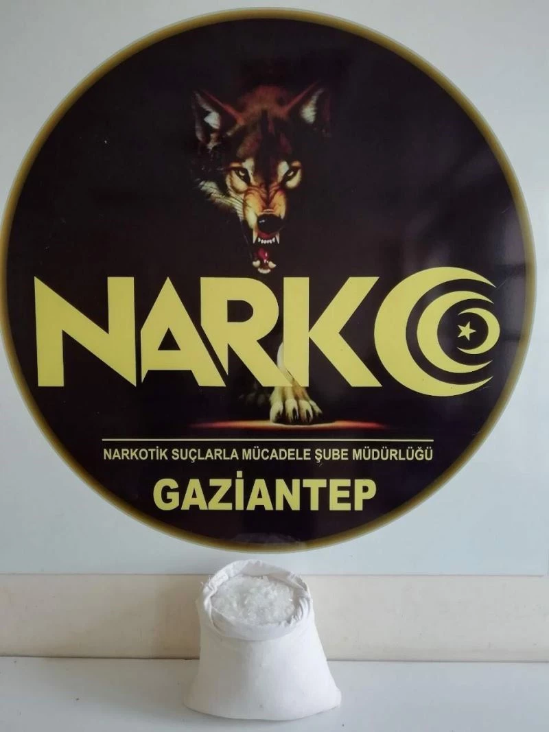 Kargo paketinden 5 kilo uyuşturucu çıktı
