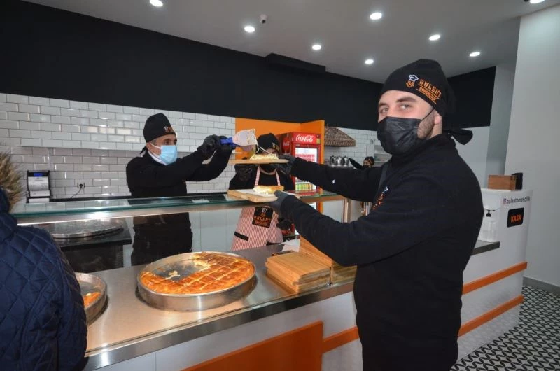 Sarıkamış’ta modern börekçi hizmete girdi
