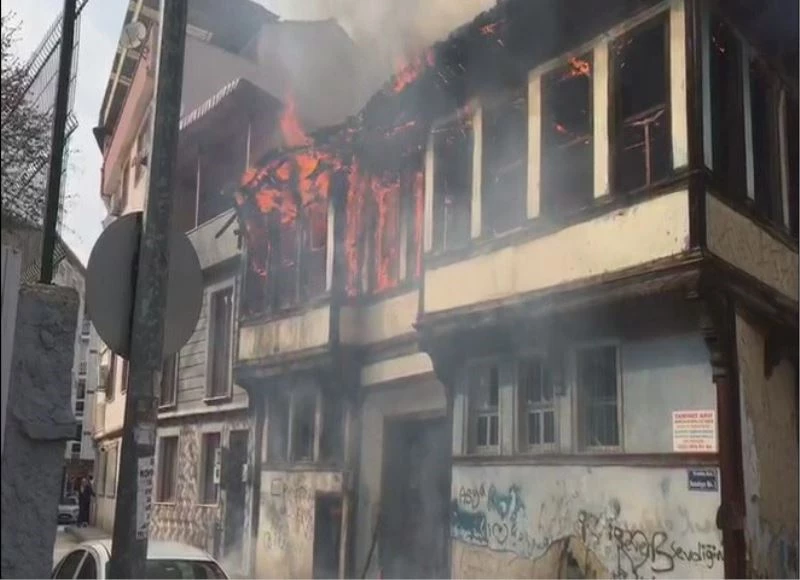 Ateşe verip kayıplara karıştılar
