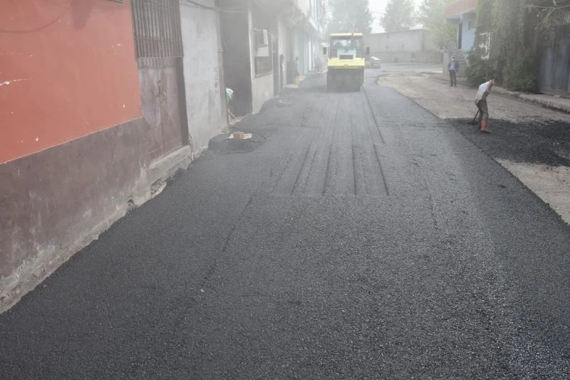 Bağlar’daki Dericiler Sitesi 20 yıl sonra asfaltlandı
