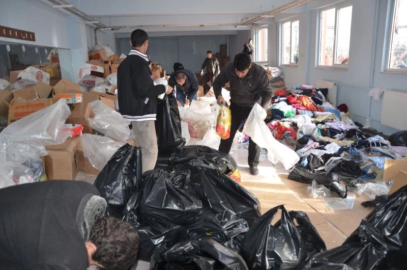 Silvan’da ’bir yetim çocuğu da sen giydir’ kampanyası
