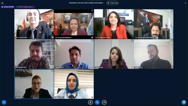 MTÜ’nün gerçekleştirdiği webinarda ders bilgi paketlerinin hazırlanması anlatıldı
