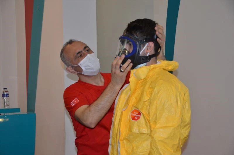 Bursa’da sağlık çalışanlarına KBRN eğitimi verildi
