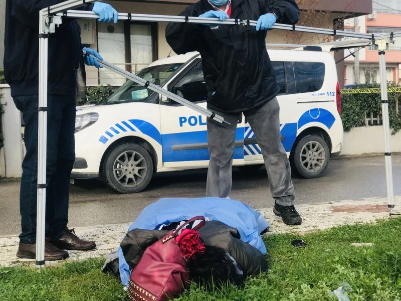 Ayrılacağı eşine kurşun yağdırdı
