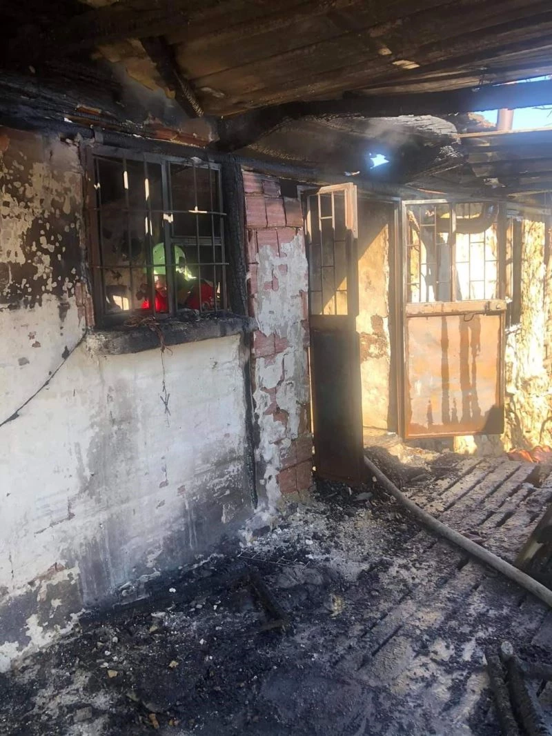 Evlenmek için gün sayan kızın çeyizleri küle döndü
