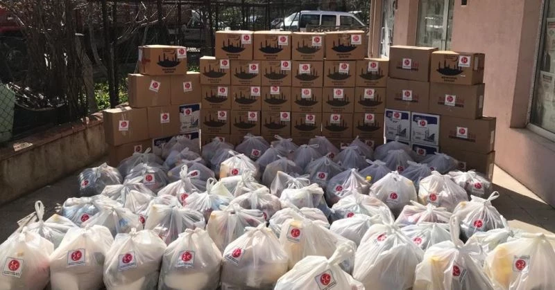 Safranbolu’da MHP İlçe Teşkilatı Ramazan kumanyası dağıttı
