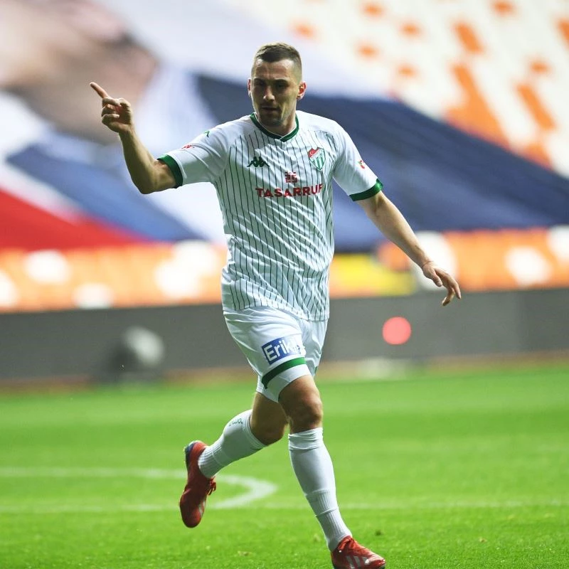 Burak Altıparmak asist krallığını zorluyor
