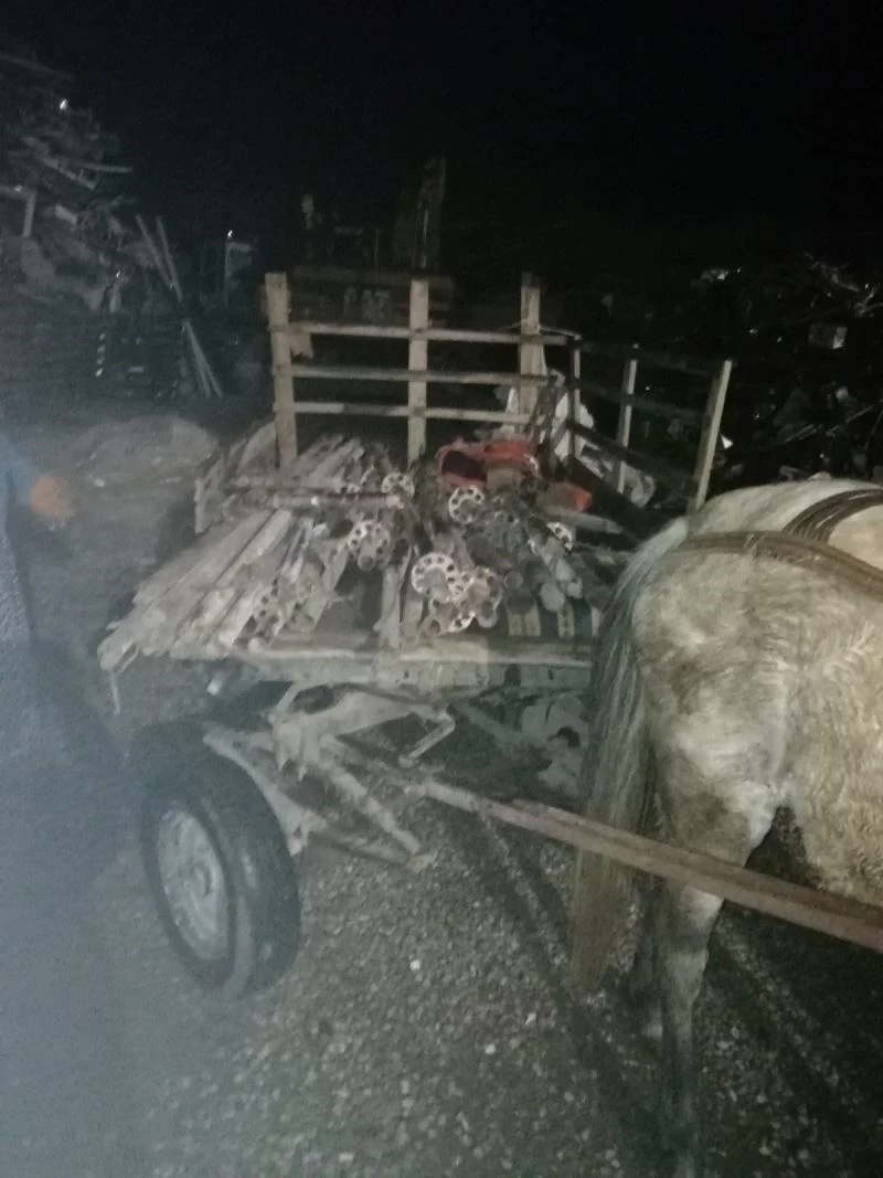 At arabasındaki 13 sıva iskelesi ayağına polis el koydu
