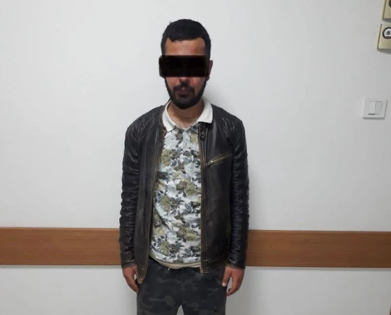 Çaldığı bakır telleri çuvalla götürürken yakalandı
