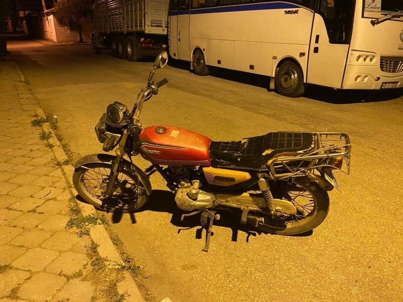 Motosiklet hırsızı bekçilerden kaçamadı
