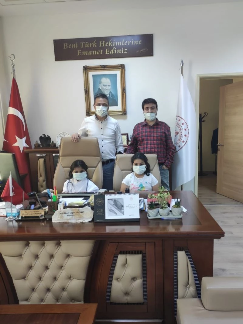 Minik başhekimden anlamlı çağrı: “Bizlerin sağlıklı geleceği için evde kalın”
