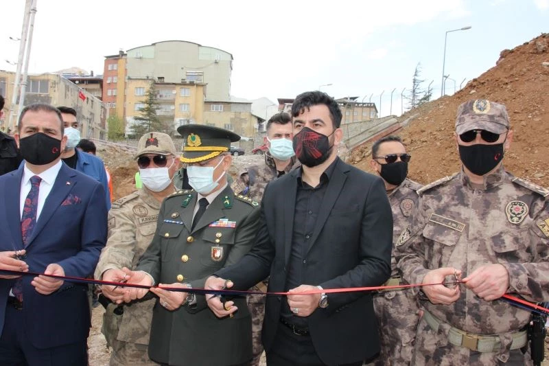 Hakkari’de 72 daireli jandarma konutunun temeli atıldı
