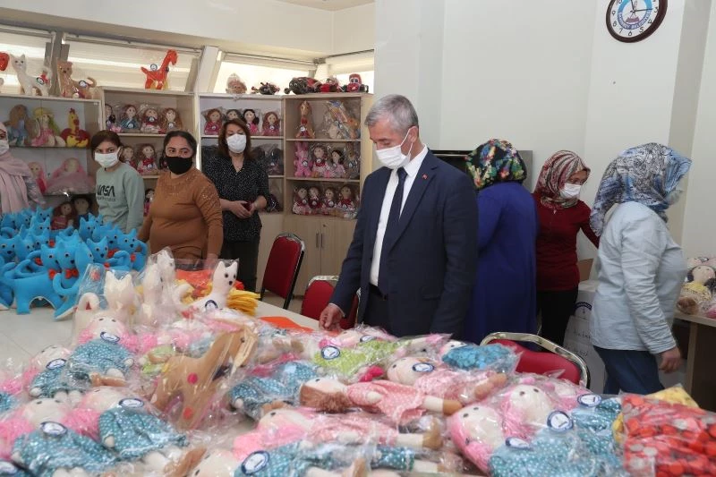 Şahinbey’den çocuklara 23 Nisan armağanı
