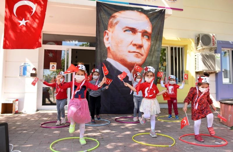 Sağlıkçıların çocukları 23 Nisan’ı kutladı
