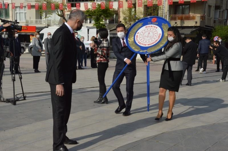 Pandemide 23 Nisan’a sade kutlama
