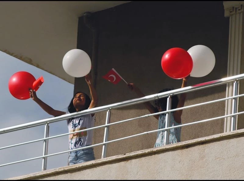 Derik’te 23 Nisan çocuklarla birlikte çekilen kısa film ile kutlandı
