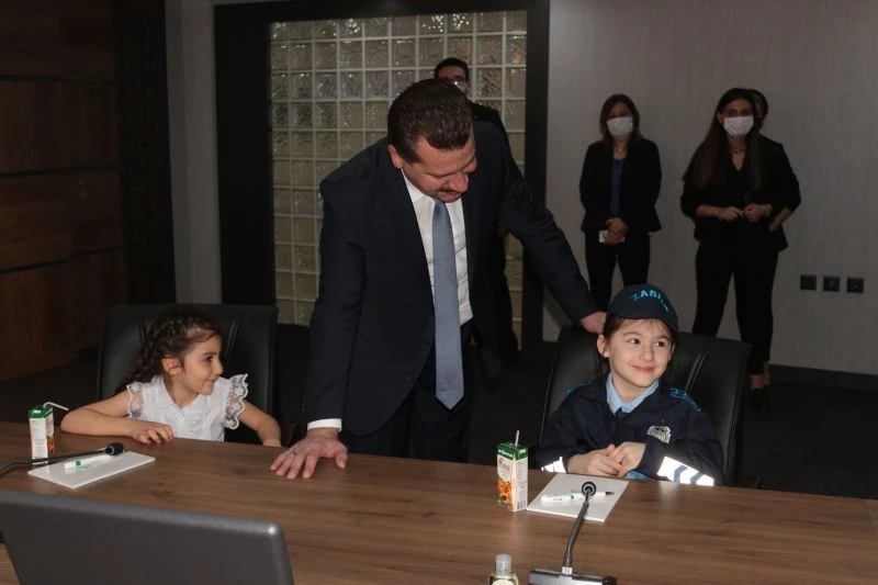 23 Nisan’da makama oturan Efsa Sezin Akın’dan başkanlık yorumu
