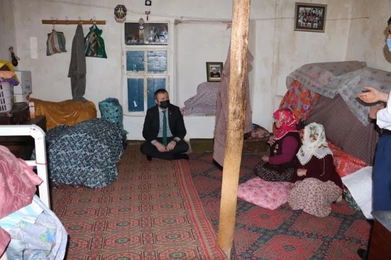 Hizan Kaymakamı Muhammed İkbal Yelek, hane ziyaretinde bulundu
