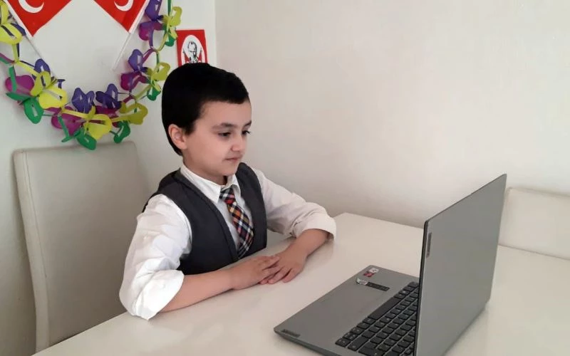 Başkan Deveci makamını Meşhur’a telekonferansla devretti
