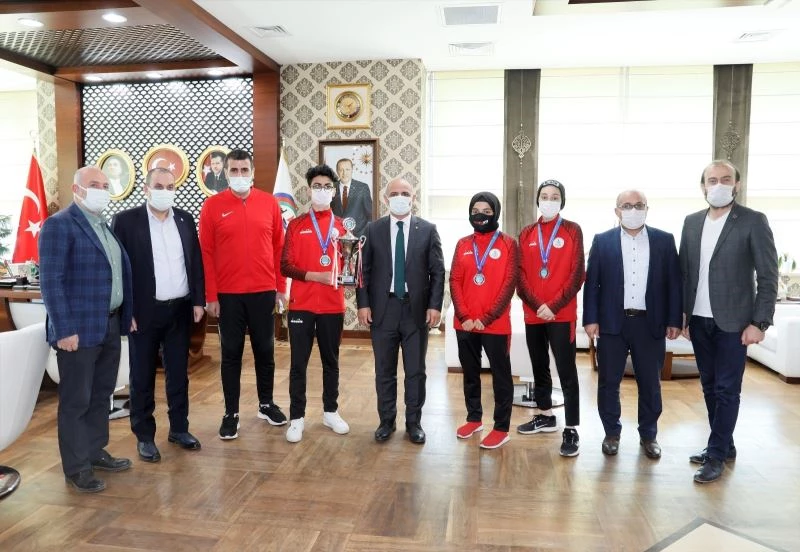 Körfezli sporcular Antalya’dan madalya ile döndü
