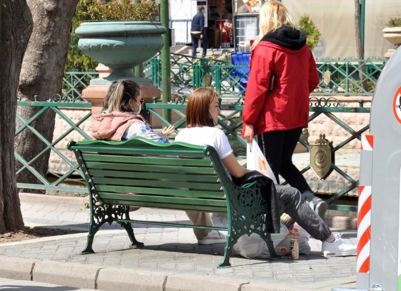 23 Nisan’da kısıtlamalara pek uyulmadı
