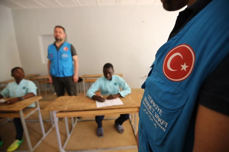 TDV, ülkelerinin makus kaderini değiştirecek gençler yetiştiriyor
