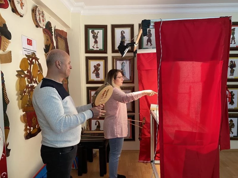 (ÖZEL) Karagöz - Hacivat çekişmesi, bu Ramazan pandemi nedeniyle sosyal medyaya taşındı
