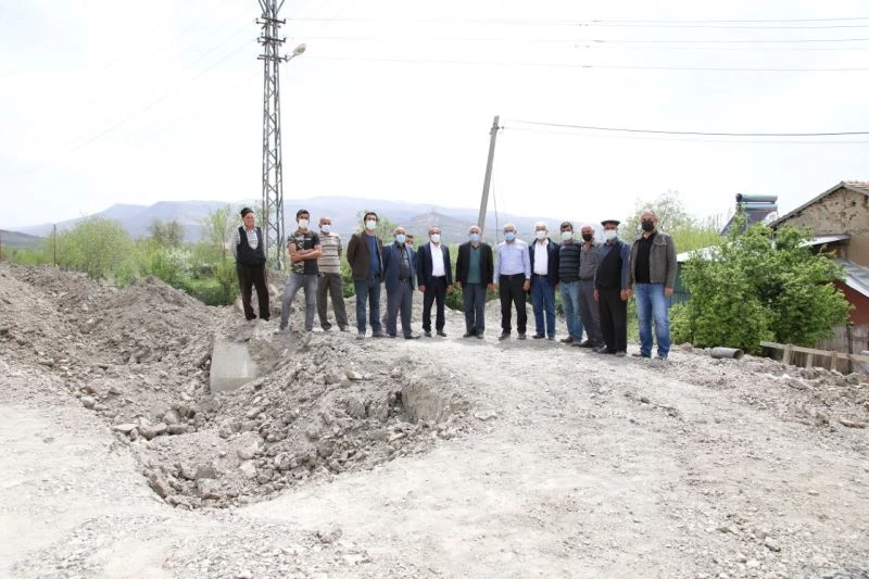 Başkan Güder, Orduzu’daki alt yapı çalışmalarını inceledi
