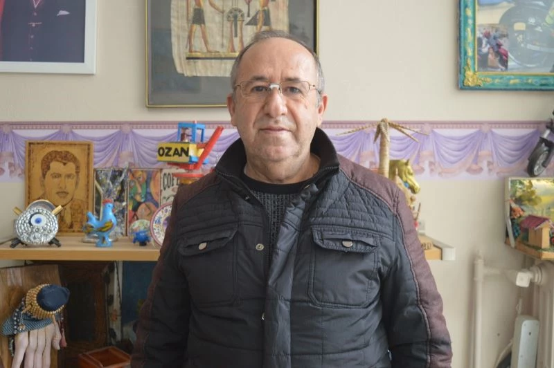 Öğretmen olmayıp nakliyeci oldu, okumamanın hasretini çocuklarıyla giderdi
