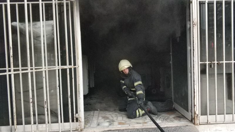 Samsun’da beyaz eşya tamir servisinde yangın
